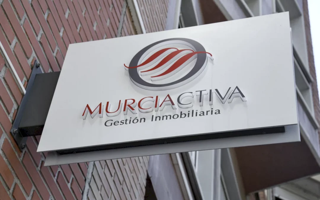 SURARTE RÓTULOS ·  Banderolas exteriores