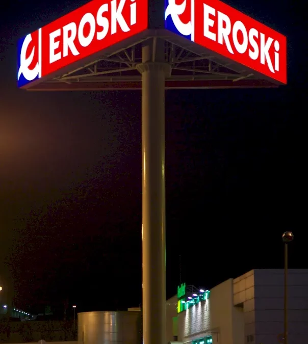 SURARTE RÓTULOS ·  EROSKI ·  Tótems