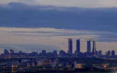 Cambio histórico en el skyline de Madrid: Afianza sustituirá el rótulo de OHLA en Torre Emperador