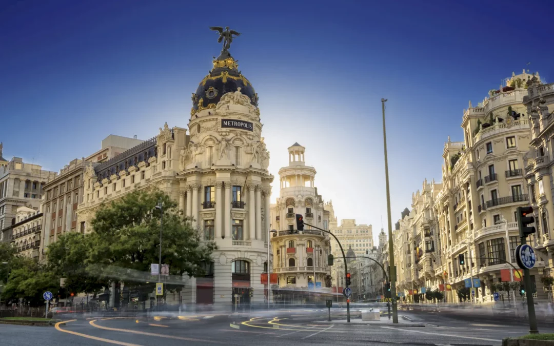 El rótulo como señal de identidad urbana: lo que revela la Gran Vía de Madrid