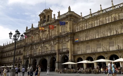 Salamanca estudia proteger los rótulos comerciales con más de 40 años de antigüedad