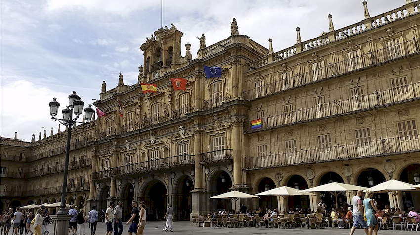 Salamanca estudia proteger los rótulos comerciales con más de 40 años de antigüedad